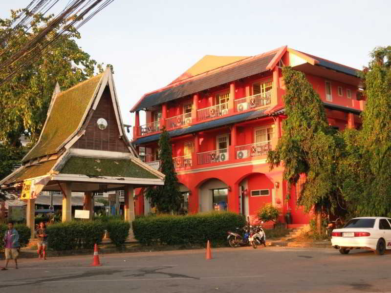 The Orange Pier Guesthouse Banbangcsak Kültér fotó